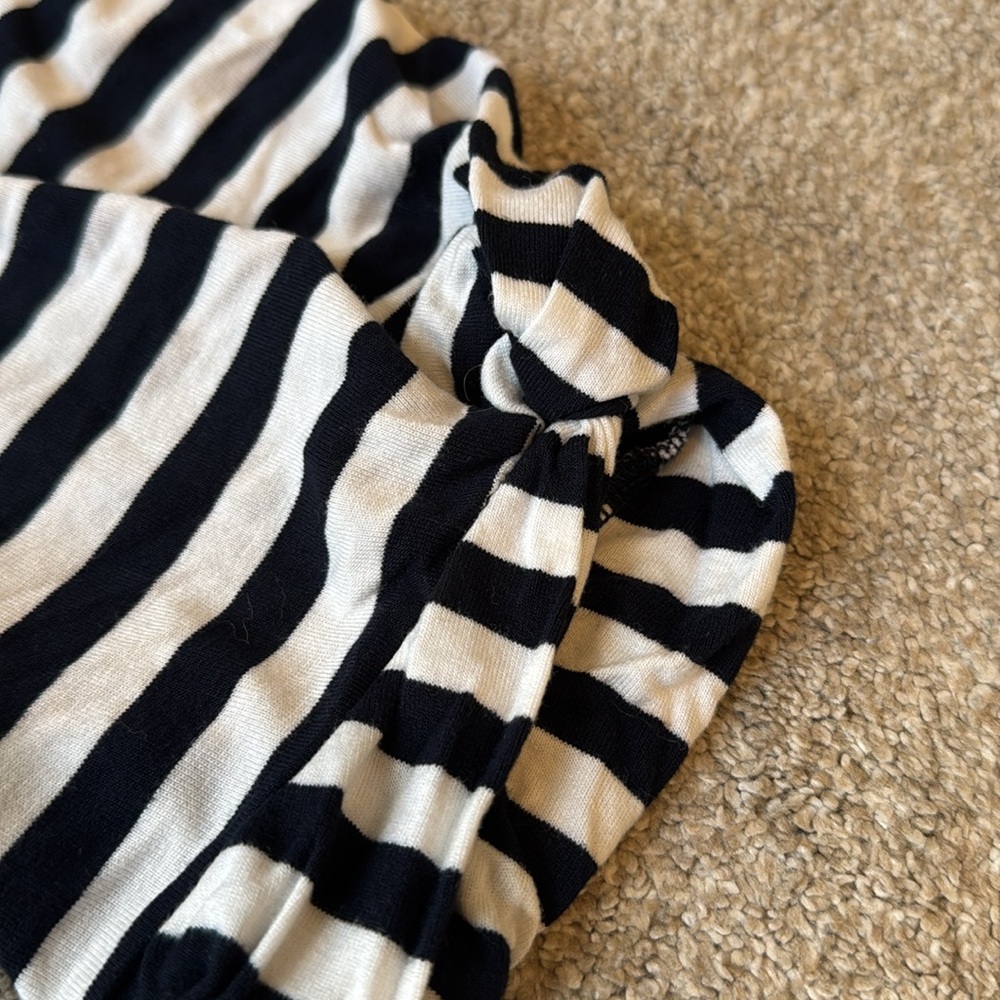 Tahari  Classic Navy Blue and White Striped Short Sleeve Top Women's Size Small - Picture 3 of 8